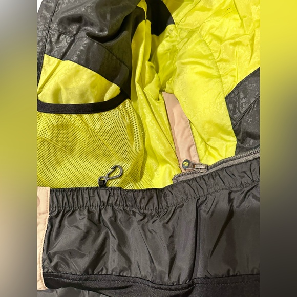 Volcom Snowboarding/Ski Jacket - Picture 4 of 5